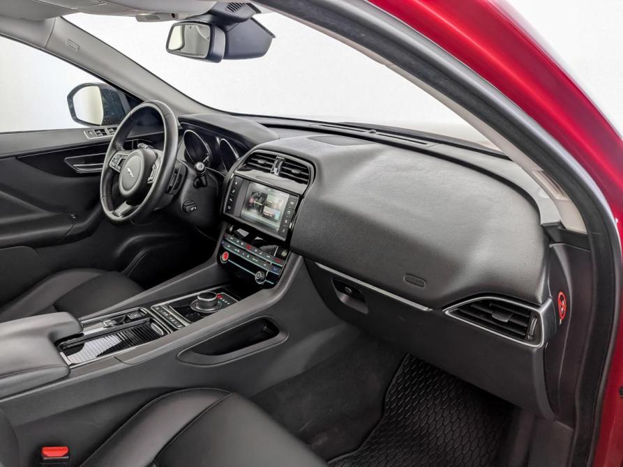 Jaguar F-Pace I Москва  - изображение 11