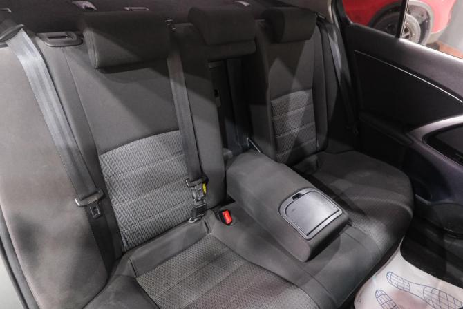 Toyota Avensis III Рестайлинг с пробегом 2012 года, цена 1 529 000 рублей, 165500 км, седан, Автокод Объявления