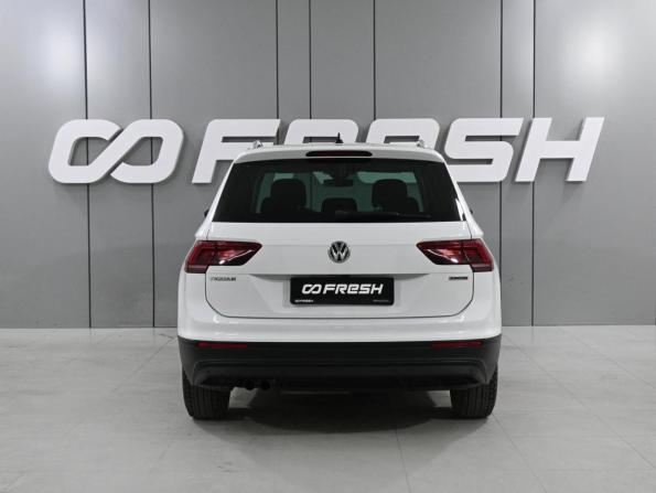 Volkswagen Tiguan II с пробегом 2019 года, цена 2 489 000 рублей, 157127 км, внедорожник, Автокод Объявления