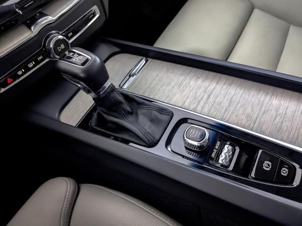 Volvo XC60 II с пробегом 2020 года, цена 3 900 000 рублей, 80596 км, внедорожник, Автокод Объявления