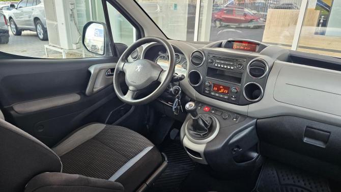 Peugeot Partner II с пробегом 2011 года, цена 749 000 рублей, 107000 км, минивэн, Автокод Объявления
