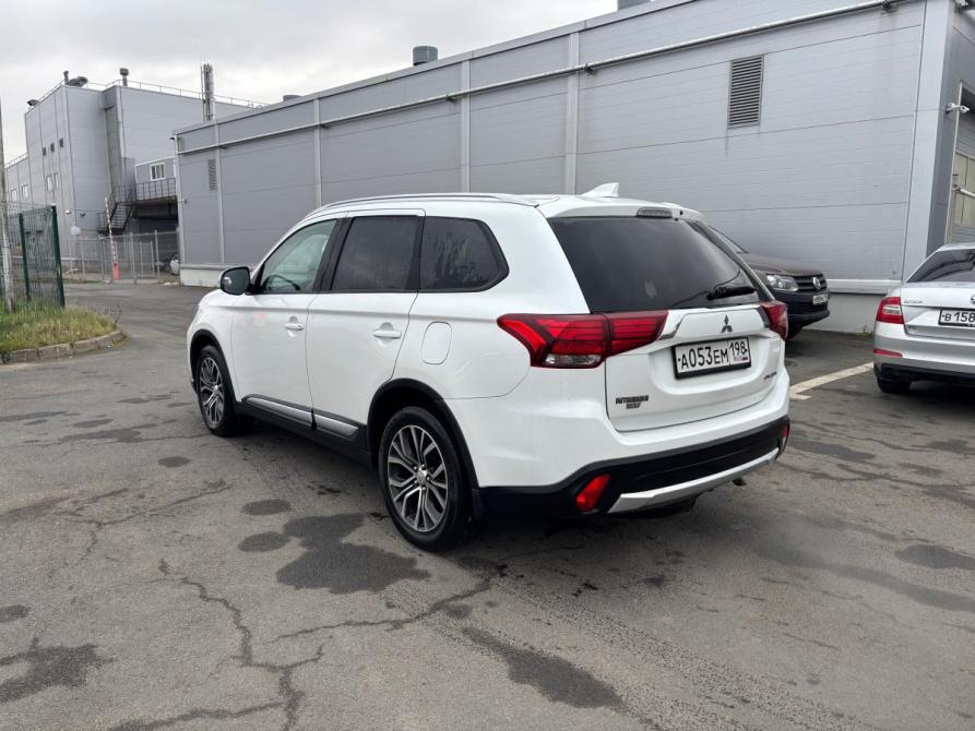Mitsubishi Outlander III Рестайлинг 2 Санкт-Петербург  - изображение 7