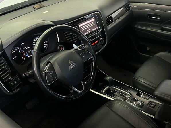 Mitsubishi Outlander III Рестайлинг 3 с пробегом 2019 года, цена 2 499 000 рублей, 120720 км, внедорожник, Автокод Объявления