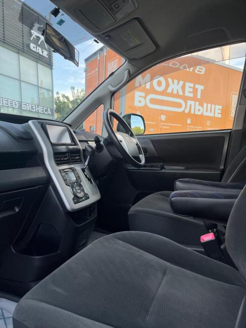 Toyota Voxy II (R70) Омск  - изображение 7