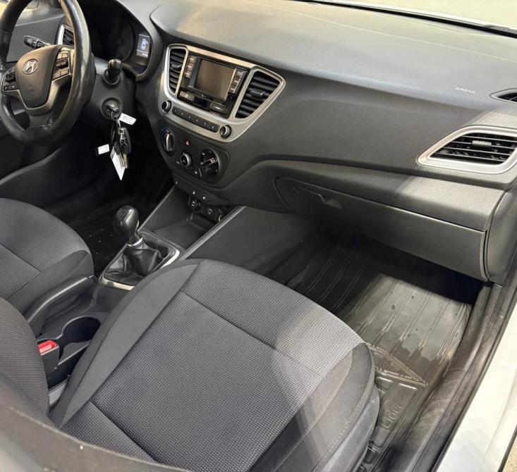 Hyundai Solaris II Санкт-Петербург  - изображение 17