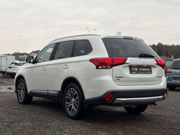 Mitsubishi Outlander III Рестайлинг 2 с пробегом 2017 года, цена 1 825 000 рублей, 123994 км, внедорожник, Автокод Объявления