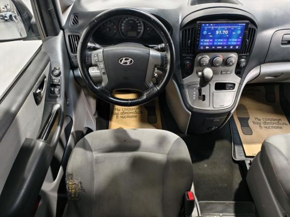 Hyundai H-1 II с пробегом 2012 года, цена 1 685 000 рублей, 297580 км, минивэн, Автокод Объявления