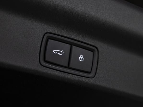 Li Auto (Lixiang) L7 I Рестайлинг с пробегом 2024 года, цена 6 199 000 рублей, 81160 км, внедорожник, Автокод Объявления