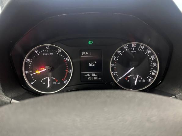 Skoda Octavia II (A5) Рестайлинг с пробегом 2013 года, цена 575 000 рублей, 293286 км, лифтбек, Автокод Объявления