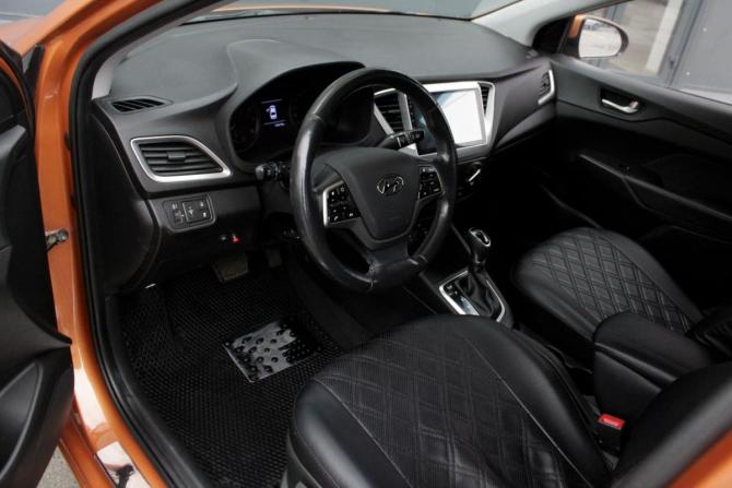 Hyundai Solaris II с пробегом 2017 года, цена 1 310 000 рублей, 132610 км, седан, Автокод Объявления
