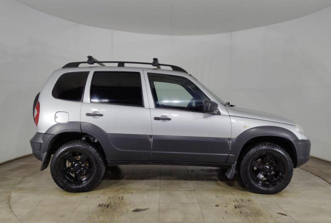 Chevrolet Niva I Рестайлинг с пробегом 2018 года, цена 710 000 рублей, 194000 км, внедорожник, Автокод Объявления