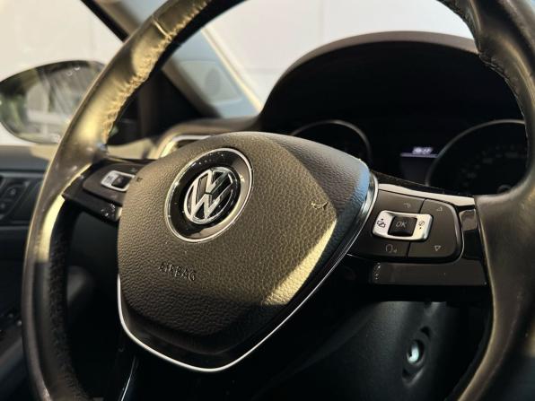 Volkswagen Jetta VI Рестайлинг с пробегом 2017 года, цена 1 240 000 рублей, 166500 км, седан, Автокод Объявления