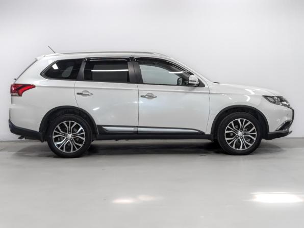 Mitsubishi Outlander III Рестайлинг 2 с пробегом 2015 года, цена 1 899 000 рублей, 125601 км, внедорожник, Автокод Объявления