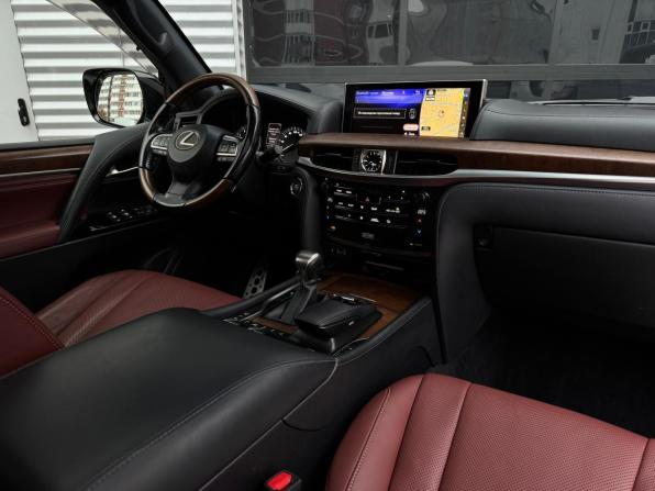 Lexus LX III Рестайлинг 2 с пробегом 2017 года, цена 7 990 000 рублей, 105930 км, внедорожник, Автокод Объявления