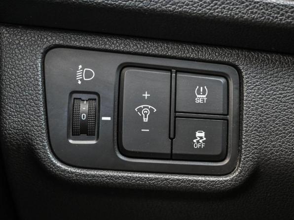 Hyundai Solaris II с пробегом 2018 года, цена 1 378 000 рублей, 118325 км, седан, Автокод Объявления