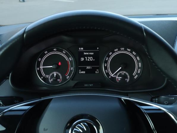 Skoda Rapid II с пробегом 2022 года, цена 1 660 000 рублей, 53426 км, лифтбек, Автокод Объявления