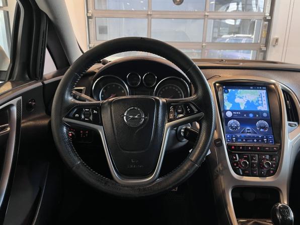 Opel Astra J с пробегом 2010 года, цена 460 000 рублей, 233237 км, хэтчбек, Автокод Объявления