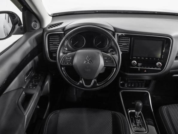 Mitsubishi Outlander III Рестайлинг 3 с пробегом 2020 года, цена 2 249 000 рублей, 129989 км, внедорожник, Автокод Объявления