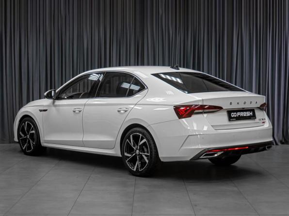 Skoda Octavia IV (A8) с пробегом 2022 года, цена 2 449 000 рублей, 66393 км, лифтбек, Автокод Объявления