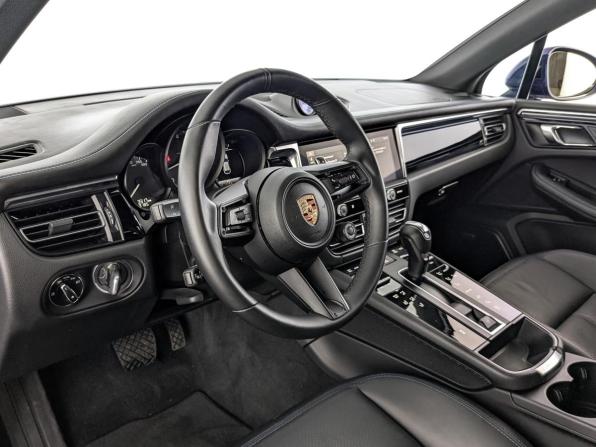 Porsche Macan I Рестайлинг 2 с пробегом 2023 года, цена 6 895 000 рублей, 3249 км, внедорожник, Автокод Объявления
