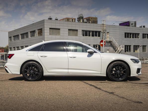 Audi A6 V (C8) с пробегом 2020 года, цена 4 499 000 рублей, 67739 км, седан, Автокод Объявления