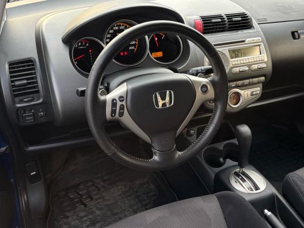Honda Jazz I Рестайлинг с пробегом 2007 года, цена 550 000 рублей, 235154 км, хэтчбек, Автокод Объявления