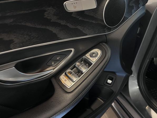 Mercedes-Benz C-Класс IV (W205) Рестайлинг с пробегом 2019 года, цена 2 800 000 рублей, 142190 км, седан, Автокод Объявления