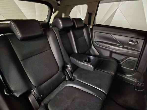 Mitsubishi Outlander III Рестайлинг 2 с пробегом 2017 года, цена 1 855 000 рублей, 97501 км, внедорожник, Автокод Объявления