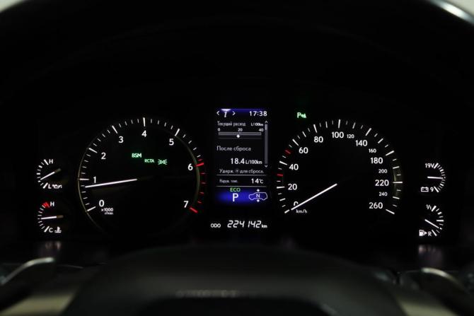 Lexus LX III Рестайлинг 2 с пробегом 2019 года, цена 8 990 000 рублей, 224142 км, внедорожник, Автокод Объявления