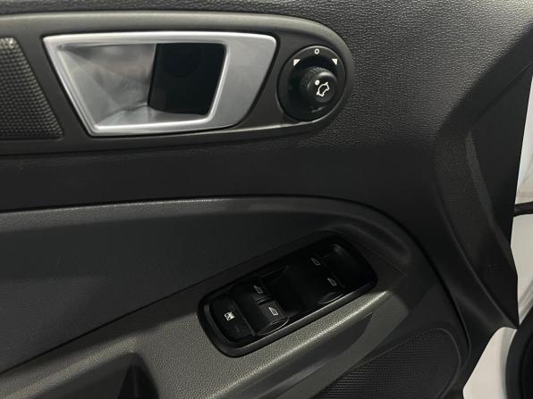 Ford EcoSport II с пробегом 2016 года, цена 920 000 рублей, 169437 км, внедорожник, Автокод Объявления