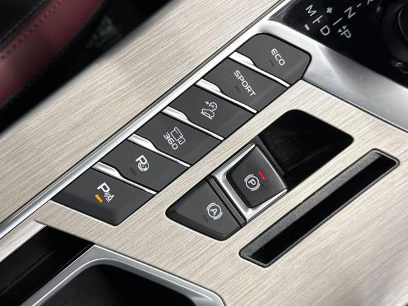 Geely Coolray I Рестайлинг с пробегом 2023 года, цена 1 990 000 рублей, 33604 км, внедорожник, Автокод Объявления