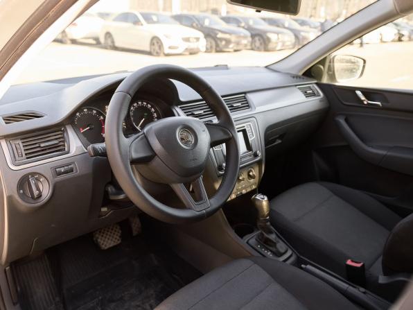 Skoda Rapid I с пробегом 2016 года, цена 978 000 рублей, 187432 км, лифтбек, Автокод Объявления