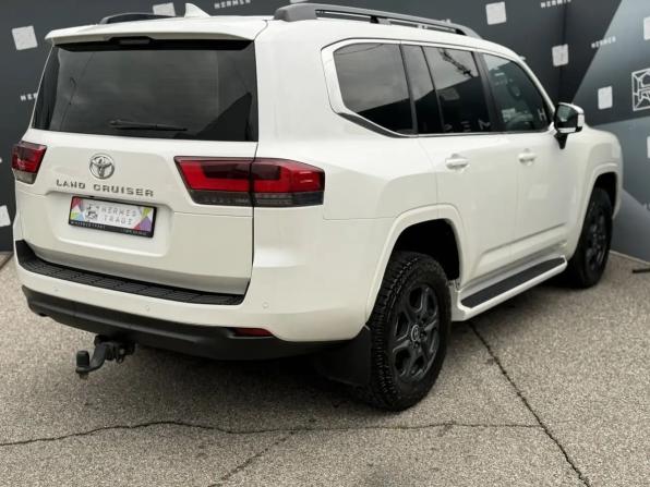 Toyota Land Cruiser 300 Series с пробегом 2023 года, цена 10 880 000 рублей, 50320 км, внедорожник, Автокод Объявления