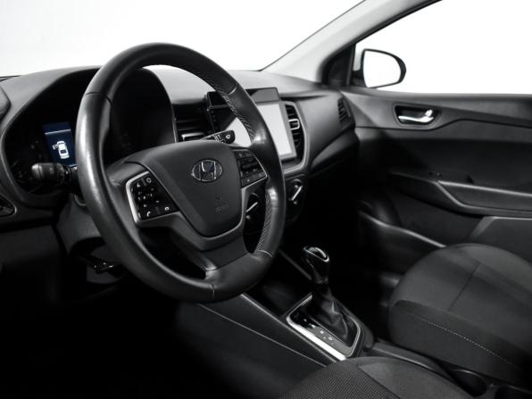 Hyundai Solaris II Рестайлинг с пробегом 2020 года, цена 1 690 000 рублей, 44000 км, седан, Автокод Объявления