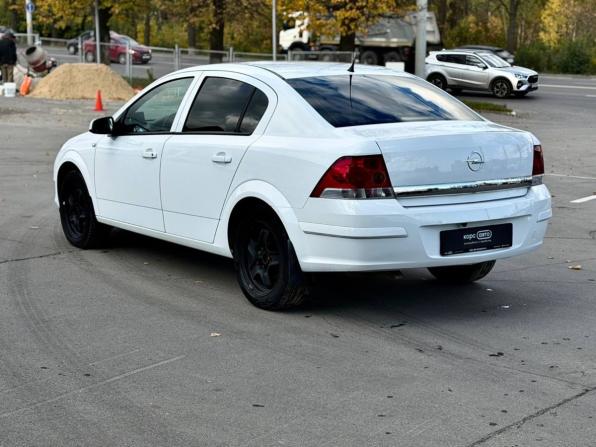 Opel Astra H Рестайлинг с пробегом 2013 года, цена 789 000 рублей, 115130 км, седан, Автокод Объявления