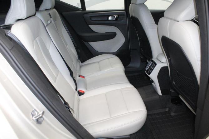 Volvo XC40 I с пробегом 2018 года, цена 2 129 000 рублей, 120541 км, внедорожник, Автокод Объявления
