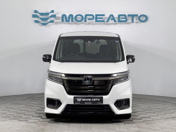 Honda Stepwgn V Рестайлинг с пробегом 2019 года, цена 2 600 000 рублей, 52000 км, минивэн, Автокод Объявления