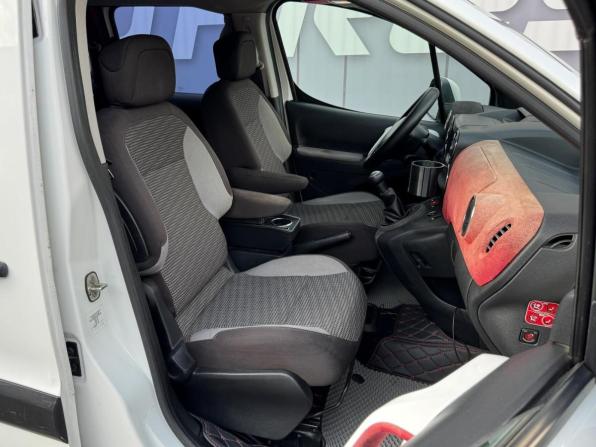 Peugeot Partner II Рестайлинг с пробегом 2012 года, цена 749 000 рублей, 198358 км, компактвэн, Автокод Объявления
