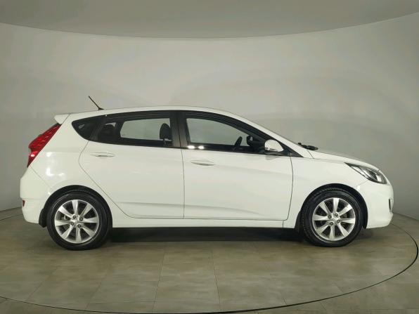 Hyundai Solaris I с пробегом 2012 года, цена 689 000 рублей, 137334 км, хэтчбек, Автокод Объявления