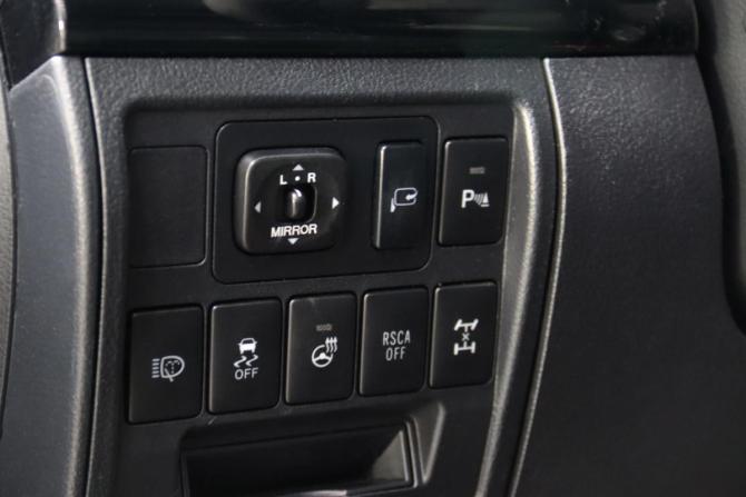 Toyota Land Cruiser 200 Series Рестайлинг 1 с пробегом 2012 года, цена 3 795 950 рублей, 272452 км, внедорожник, Автокод Объявления