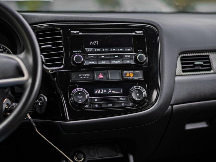 Mitsubishi Outlander III Рестайлинг Санкт-Петербург  - изображение 7