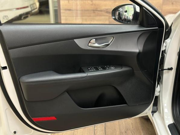 Kia K3 II с пробегом 2021 года, цена 2 190 000 рублей, 80500 км, седан, Автокод Объявления