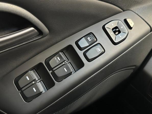 Hyundai ix35 I Рестайлинг с пробегом 2014 года, цена 1 240 000 рублей, 156913 км, внедорожник, Автокод Объявления