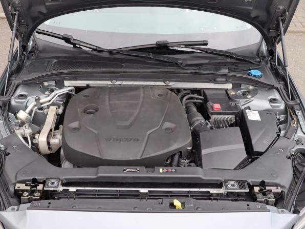 Volvo V60 II с пробегом 2018 года, цена 2 150 000 рублей, 290823 км, универсал, Автокод Объявления