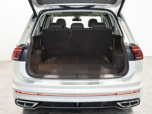 Volkswagen Tiguan II Рестайлинг с пробегом 2021 года, цена 4 020 000 рублей, 25700 км, внедорожник, Автокод Объявления