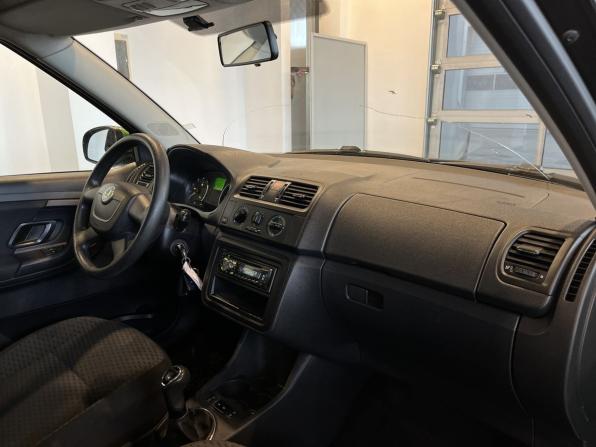 Skoda Fabia II Рестайлинг с пробегом 2011 года, цена 348 000 рублей, 268167 км, хэтчбек, Автокод Объявления