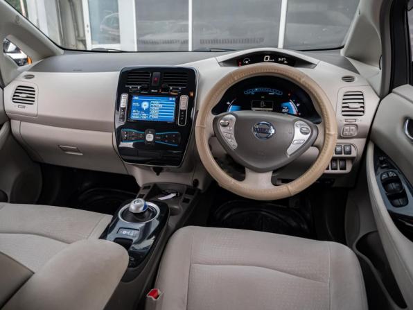Nissan Leaf I (ZE0/AZE0) с пробегом 2012 года, цена 1 450 000 рублей, 120126 км, хэтчбек, Автокод Объявления