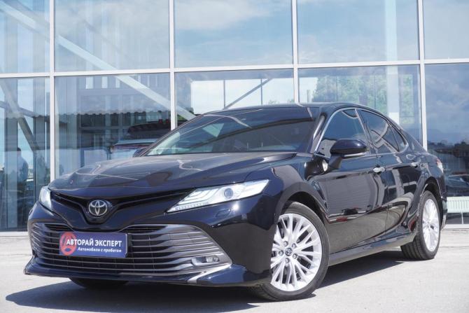 Toyota Camry VIII (XV70)