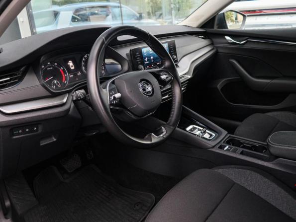Skoda Octavia IV (A8) с пробегом 2021 года, цена 2 100 000 рублей, 59966 км, лифтбек, Автокод Объявления