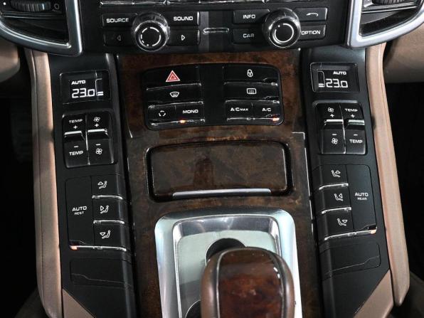 Porsche Cayenne II (958) с пробегом 2012 года, цена 2 989 000 рублей, 200657 км, внедорожник, Автокод Объявления